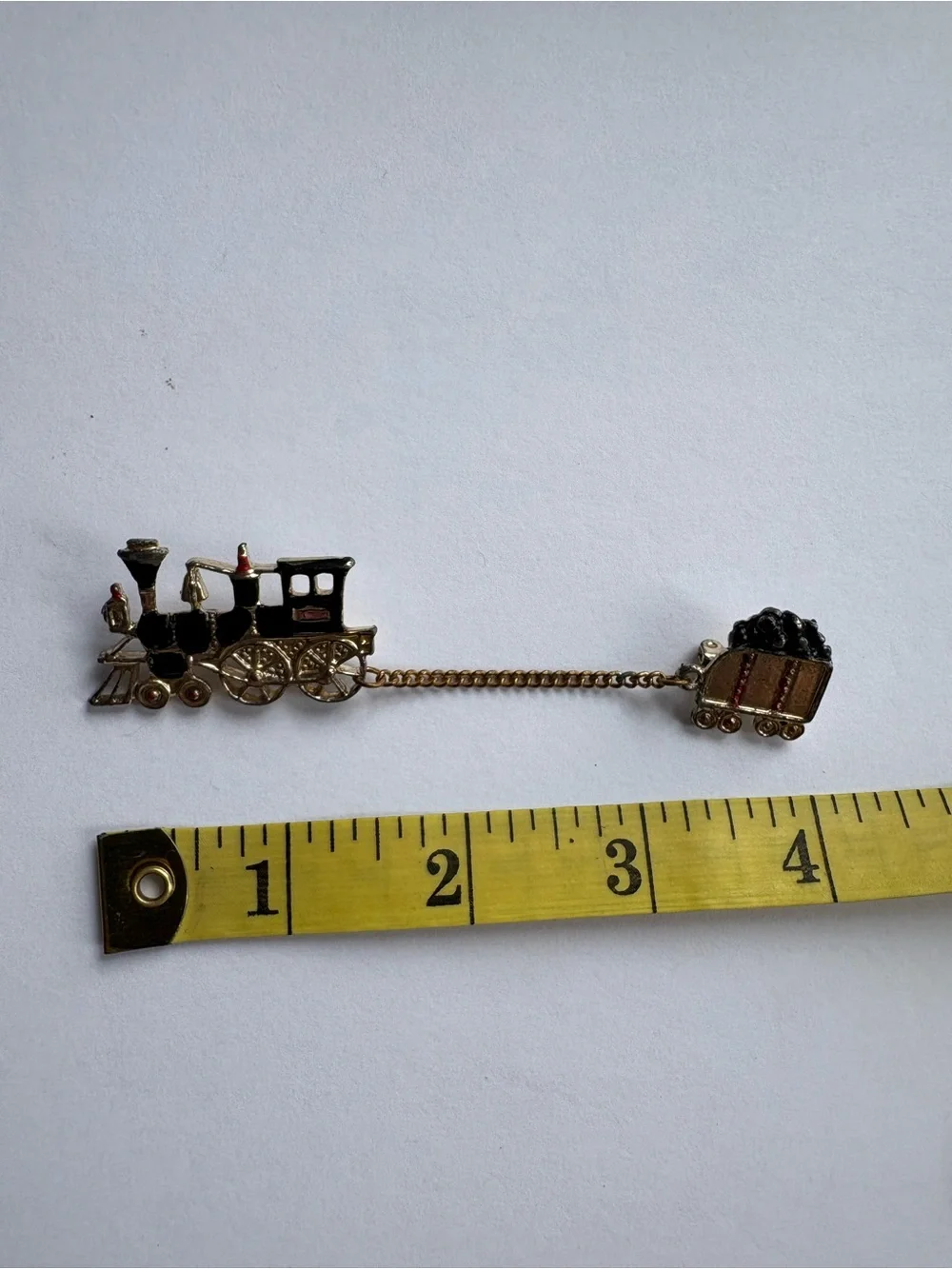 Vintage Gold Tone Steam Locomotive Train Wagon Collectible Brooch Lapel‎ Pin